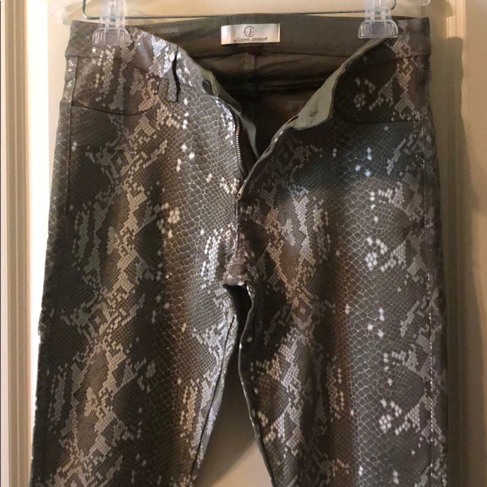 Cookie Johnson🐍 Python Print Jeans - Picture 3 of 8